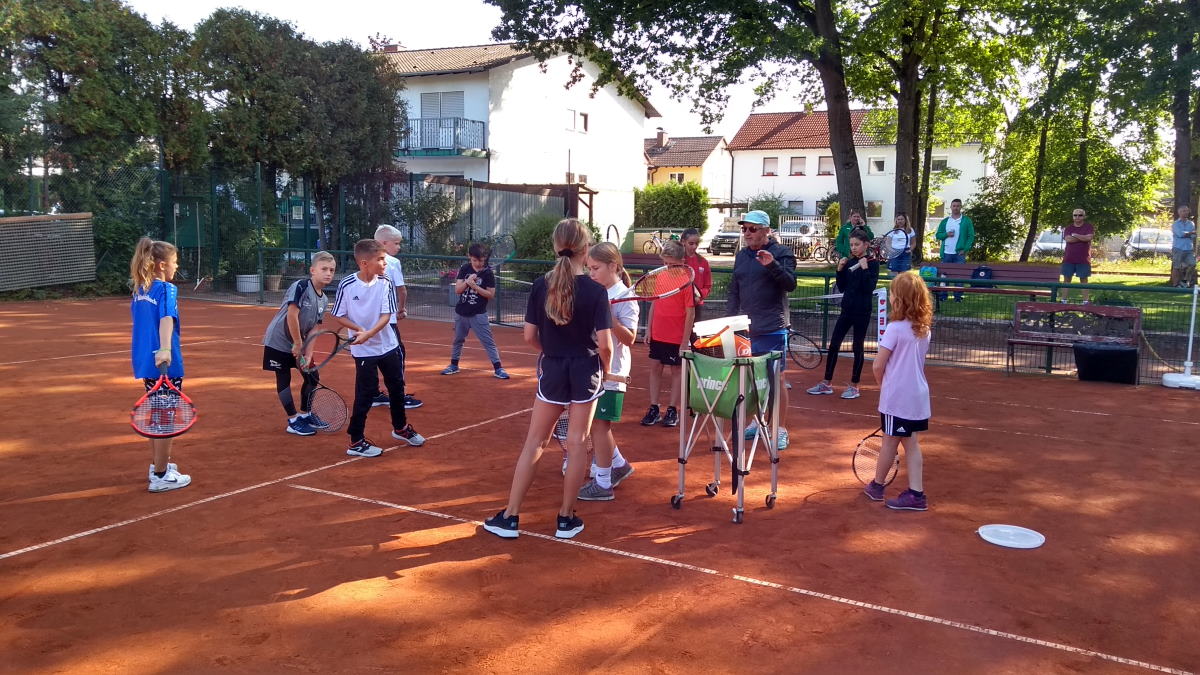 Auf großes Interesse gestoßen beim Schuppertag auf der SGO Tennis (Foto: Ludwig Schrempf)