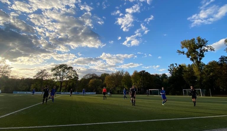 SGO Damen siegen beim MFC 08 Lindenhof // Ein bewegtes Spiel (Bild: Z. Wiedemann)