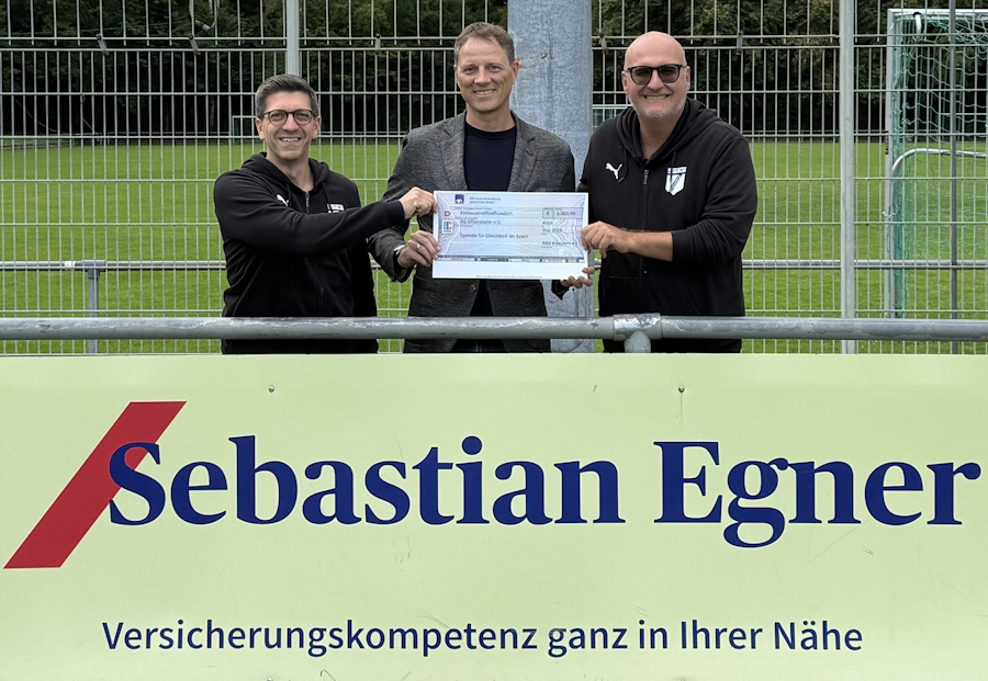 Spende für den Damenfußball