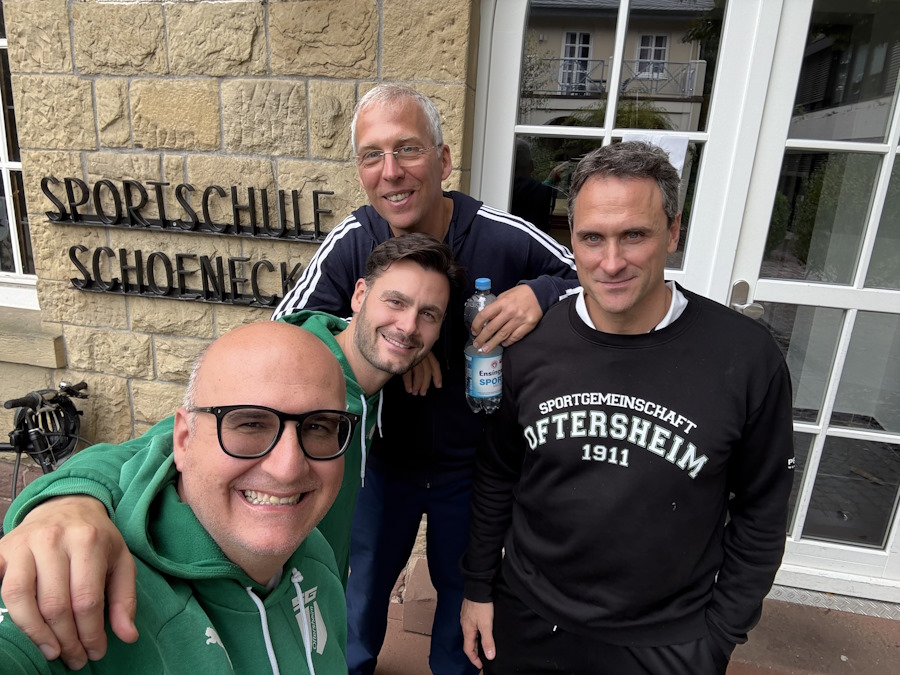 1 mal B-Lizenz und 3 mal C-Lizenz Fortbildung auf der Sportschule Schöneck.  4 Trainer, 2 Fortbildungen, 1 Verein - SG Oftersheim ! 1 mal B-Lizenz und 3 mal C-Lizenz Fortbildung auf der Sportschule Schöneck.  4 Trainer, 2 Fortbildungen, 1 Verein - SG Oftersheim !